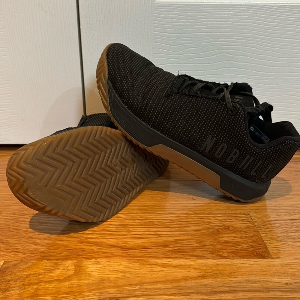 No Bull Trainer + black with gum soles 7.5